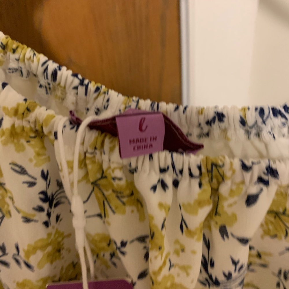 Off-Shoulder Romper with Ruffle Sleeves - Picture 6 of 6